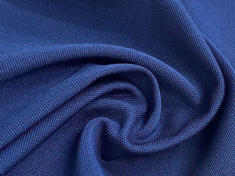 Dù làm từ vải cotton do cấu trúc dệt Pique nên độ bền rất cao