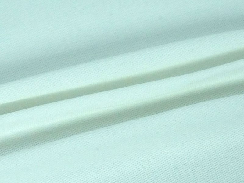 Khi được pha thêm sợi spandex vải cá sấu poly có độ co giãn tốt