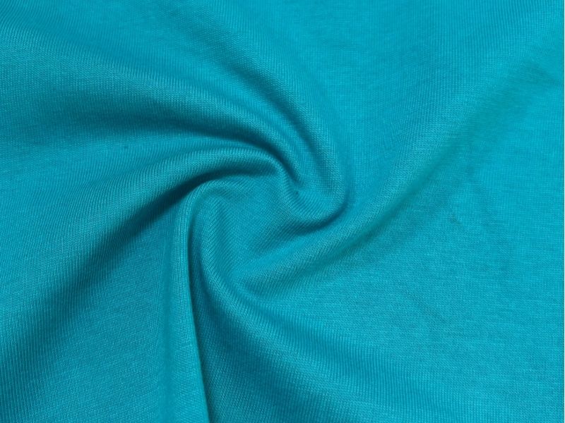 Vải cotton mềm, dễ mặc và thấm hút tốt
